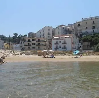 La Scogliera Hotel *