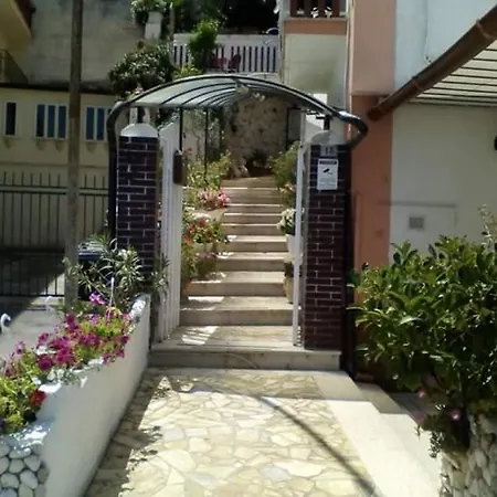 La Scogliera Szálloda