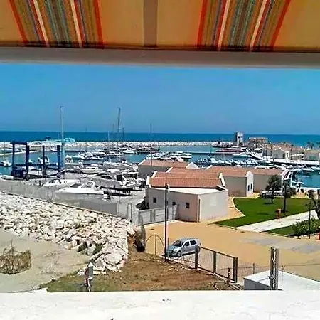 La Scogliera Hotel *