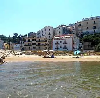 Hotel La Scogliera